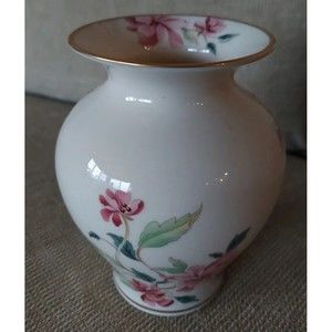 LENOX BARRINGTON COLLECTION PORCELAIN  VASE